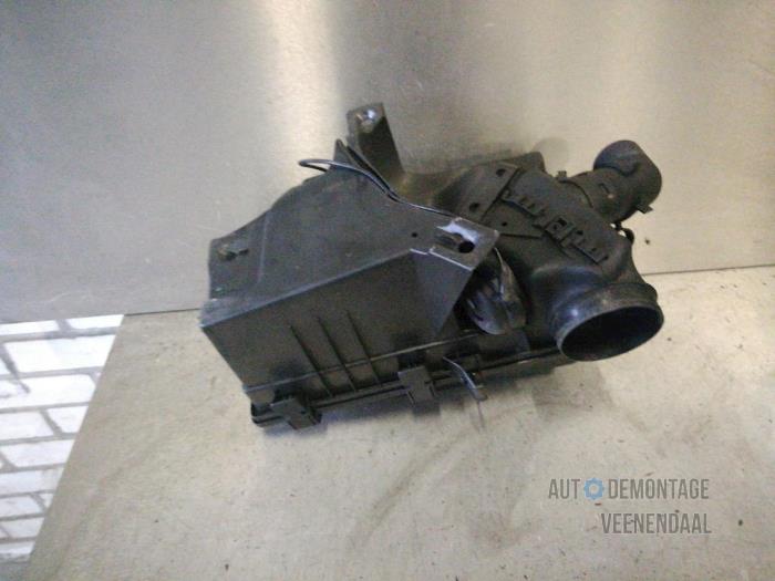 Begagnade Luftfilterhus Volvo S80 (TR/TS) 2.4 20V 140 Pris € 37,40 Marginaltabell erbjuds av Autodeleninkleur