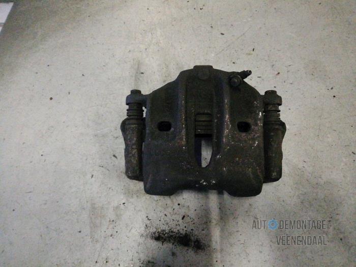 Gebrauchte Bremszange links vorne Opel Omega B Caravan (21/22/23) 2.2 16V Preis € 10,00 Margenregelung angeboten von Autodeleninkleur