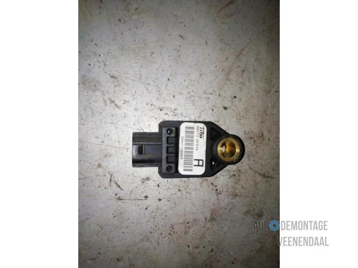 Begagnade Airbagsensor Toyota Corolla Verso (R10/11) 1.6 16V VVT-i Pris € 16,50 Marginaltabell erbjuds av Autodeleninkleur