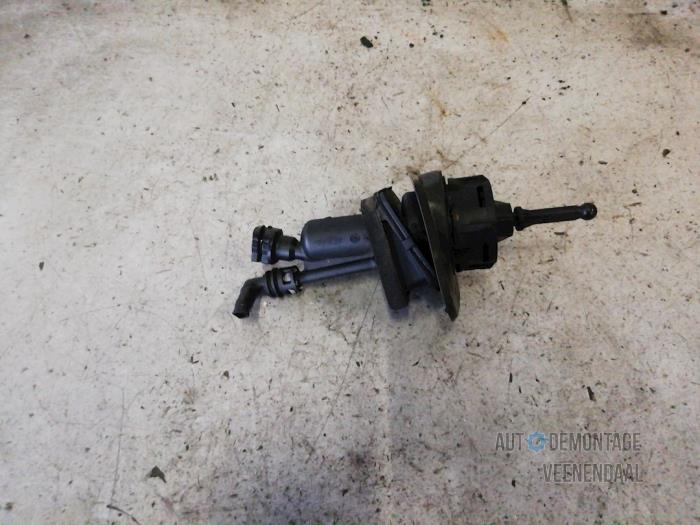 Clutch master cylinder from a Ford Focus 2 1.6 16V 2005