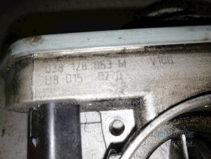 Drosselklappengehäuse van een Volkswagen Golf V (1K1) 2.0 TDI 16V 2004