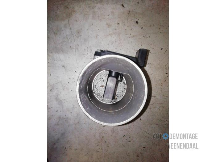 Luftmassenmesser van een Audi A4 Avant (B6) 2.5 TDI 24V 2002