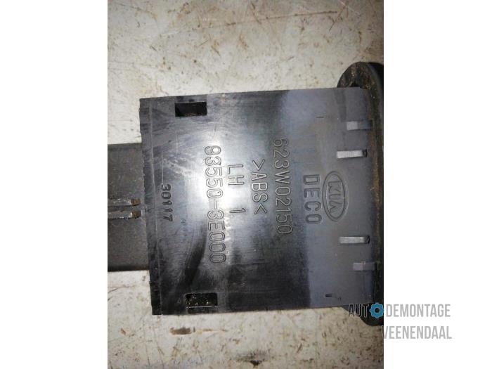 Interruptor tapa de depósito de un Kia Sorento I (JC) 2.5 CRDi 16V 2003