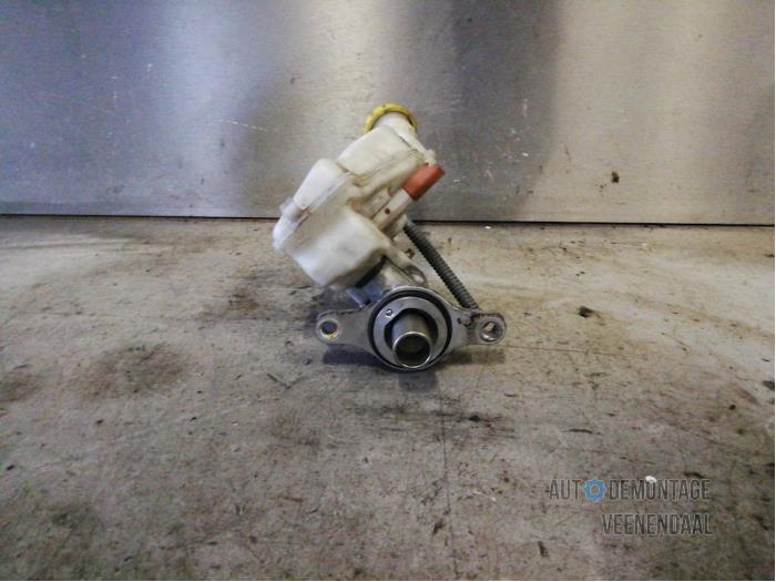 Master cylinder from a Peugeot 208 I (CA/CC/CK/CL) 1.6 e-HDi FAP 2014