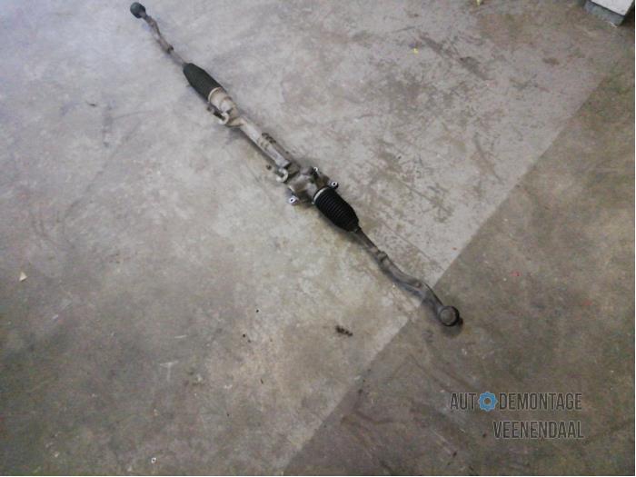 Power steering box from a Peugeot 208 I (CA/CC/CK/CL) 1.6 e-HDi FAP 2014