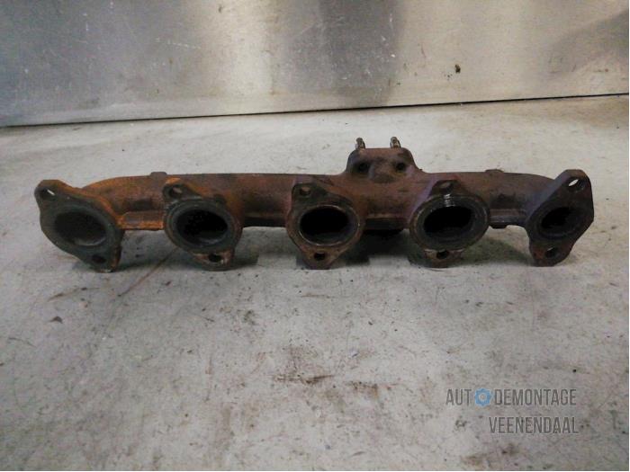 Exhaust manifold from a Peugeot 208 I (CA/CC/CK/CL) 1.6 e-HDi FAP 2014