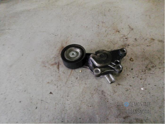 Usados Rodillo tensor correa múltiple Peugeot 208 I (CA/CC/CK/CL) 1.6 e-HDi FAP Precio € 20,90 Norma de margen ofrecido por Autodeleninkleur