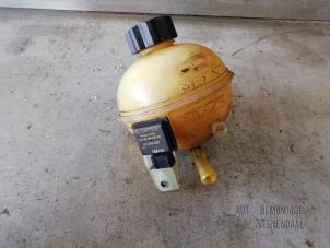 Used Expansion vessel Peugeot 206 SW (2E/K) 1.4 HDi Price € 21,00 Margin scheme offered by Autodemontage Veenendaal BV