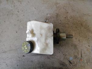 Used Master cylinder Peugeot 206 SW (2E/K) 1.4 HDi Price € 21,00 Margin scheme offered by Autodemontage Veenendaal BV