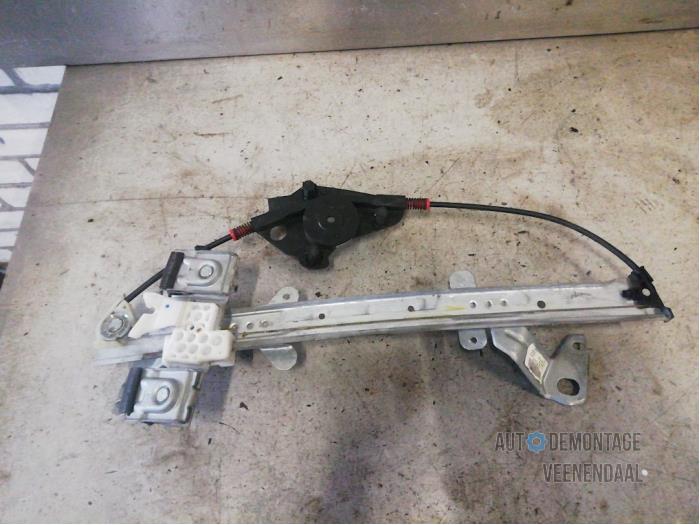 Window mechanism 4-door, front right from a Ford Fusion 1.4 TDCi 2006