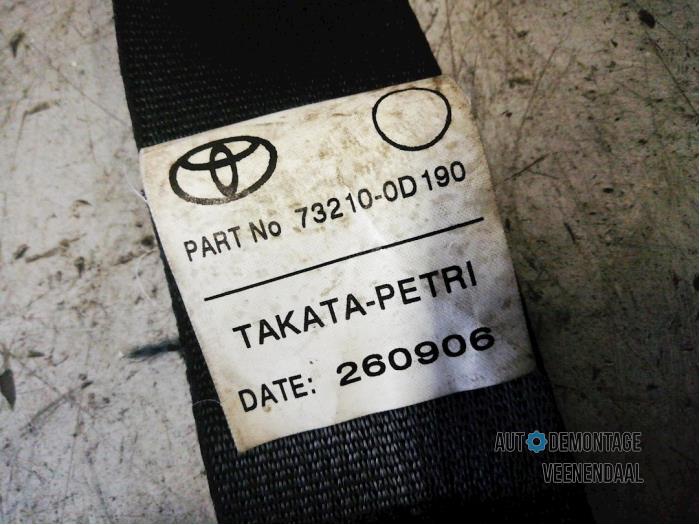 Front seatbelt, right from a Toyota Yaris II (P9) 1.0 12V VVT-i 2007