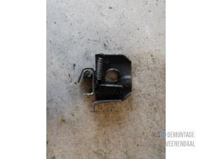 Used Bonnet lock mechanism Renault Scénic II (JM) 1.6 16V Price € 21,00 Margin scheme offered by Autodemontage Veenendaal BV