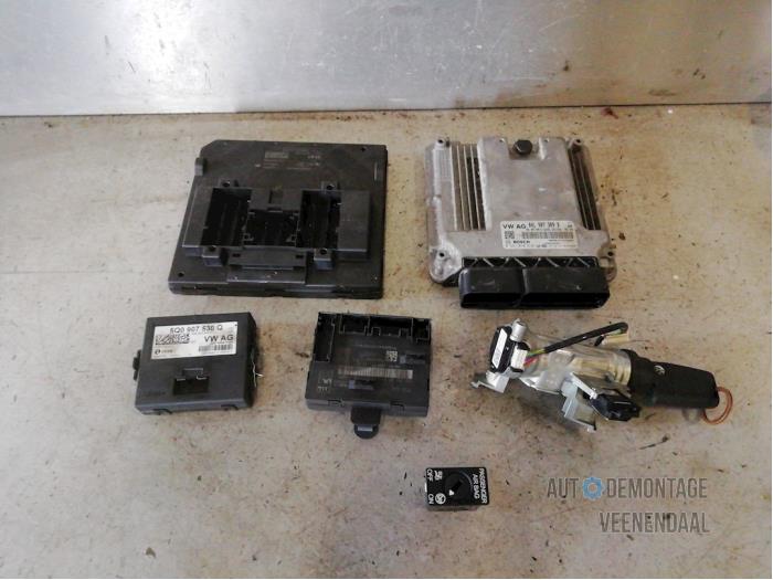 Used Engine management computer Volkswagen Golf VII (AUA) 1.6 TDI 16V Price € 500,00 Margin scheme offered by Autodeleninkleur
