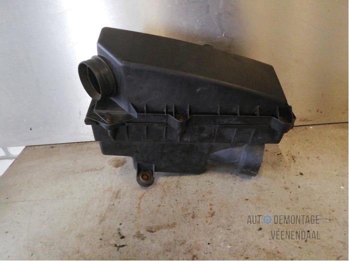 Begagnade Luftfilterhus Seat Inca (6K9) 1.9 SDI Pris € 40,00 Marginaltabell erbjuds av Autodeleninkleur
