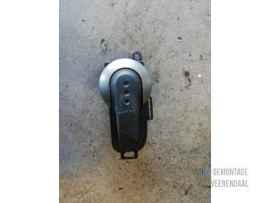 Used Front door handle 4-door, right Nissan Note (E11) 1.6 16V Price € 10,00 Margin scheme offered by Autodemontage Veenendaal BV