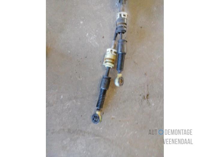 Gearbox shift cable from a Nissan Note (E11) 1.6 16V 2006