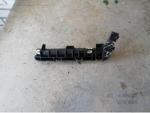 Used Rear bumper bracket, right Honda Civic (FK/FN) 1.8i VTEC 16V Price € 15,00 Margin scheme offered by Autodemontage Veenendaal BV