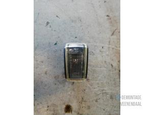 Used Front wing indicator, right Volvo V40 (VW) 1.9 D Price € 5,00 Margin scheme offered by Autodemontage Veenendaal BV