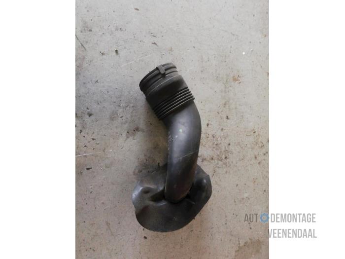 Air intake hose from a Volkswagen Lupo (6X1) 1.2 TDI 3L 2001