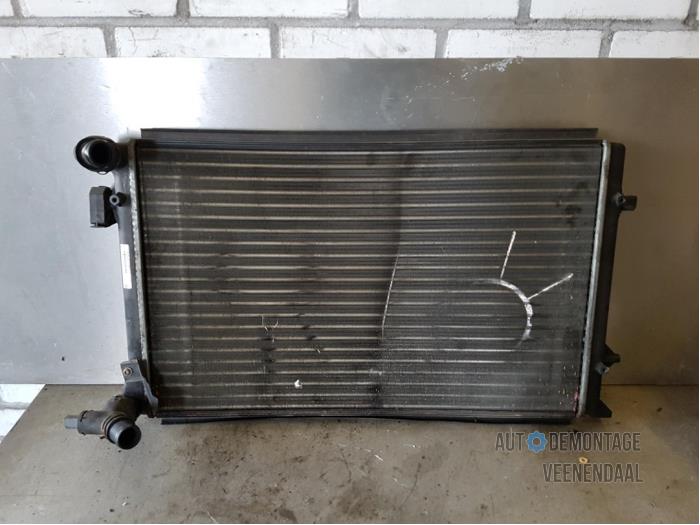 Used Radiator Volkswagen Golf V (1K1) 1.4 16V Price € 20,00 Margin scheme offered by Autodeleninkleur