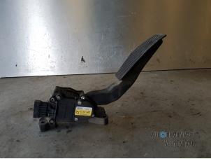Used Accelerator pedal Opel Vectra C GTS 2.2 16V Price € 13,00 Margin scheme offered by Autodemontage Veenendaal BV
