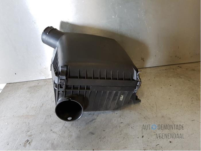 Begagnade Luftfilterhus Chevrolet Evanda 2.0 16V Pris € 25,00 Marginaltabell erbjuds av Autodeleninkleur