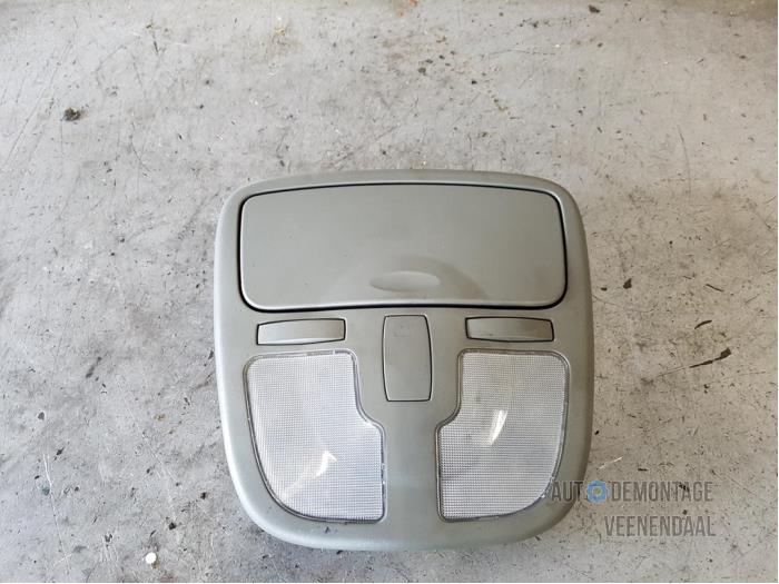 Begagnade Innerbelysning, fram Chevrolet Evanda 2.0 16V Pris € 25,00 Marginaltabell erbjuds av Autodeleninkleur