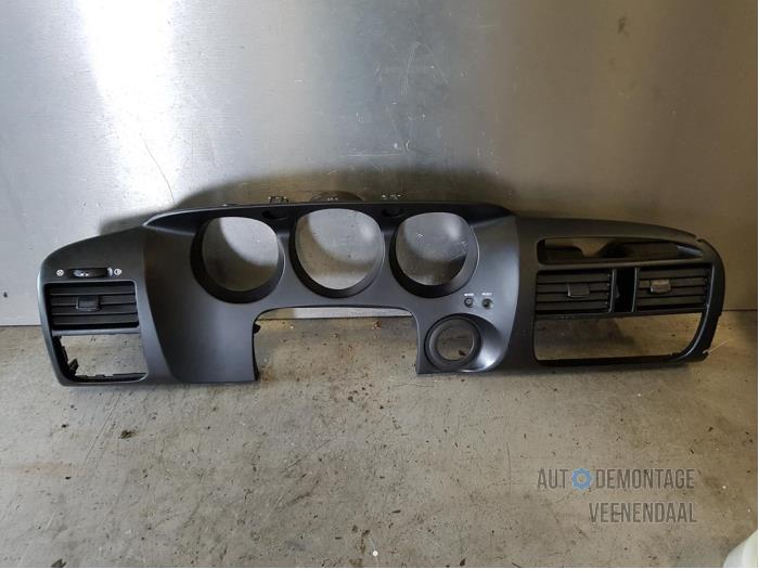 Usados Pieza de salpicadero Chevrolet Evanda 2.0 16V Precio € 20,00 Norma de margen ofrecido por Autodeleninkleur