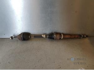 Used Front drive shaft, right Renault Clio III (BR/CR) 1.4 16V Price € 35,00 Margin scheme offered by Autodemontage Veenendaal BV