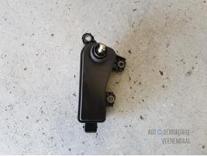 Used Intake manifold actuator BMW 3 serie (E90) 320i 16V Price € 35,00 Margin scheme offered by Autodemontage Veenendaal BV