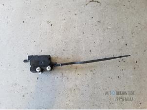 Used Tank flap lock motor BMW 3 serie (E90) 320i 16V Price € 10,00 Margin scheme offered by Autodemontage Veenendaal BV