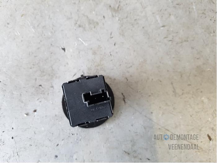 Ignition lock + computer from a Opel Insignia 2.0 CDTI 16V 160 Ecotec 2010