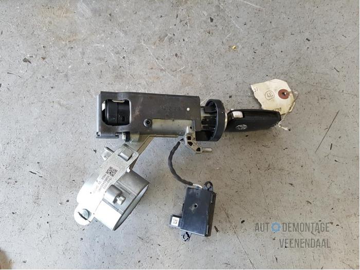 Ignition lock + computer from a Opel Insignia 2.0 CDTI 16V 160 Ecotec 2010
