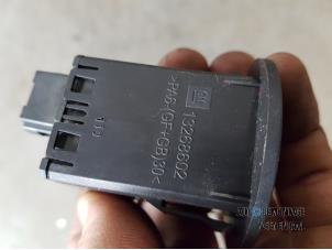 Ignition lock + computer from a Opel Insignia 2.0 CDTI 16V 160 Ecotec 2010