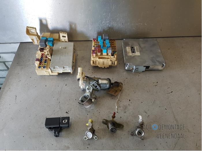 Used Ignition lock + computer Toyota Celica (ZZT230/231) 1.8i 16V Price € 200,00 Margin scheme offered by Autodeleninkleur