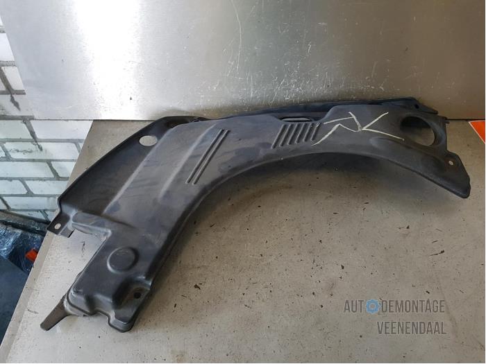 Gebrauchte Abdeckblech Motor Toyota Celica (ZZT230/231) 1.8i 16V Preis € 40,00 Margenregelung angeboten von Autodeleninkleur