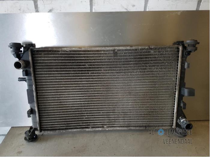 Usagé Radiateur Ford Focus 1 Wagon 1.6 16V Prix € 15,00 Règlement à la marge proposé par Autodeleninkleur