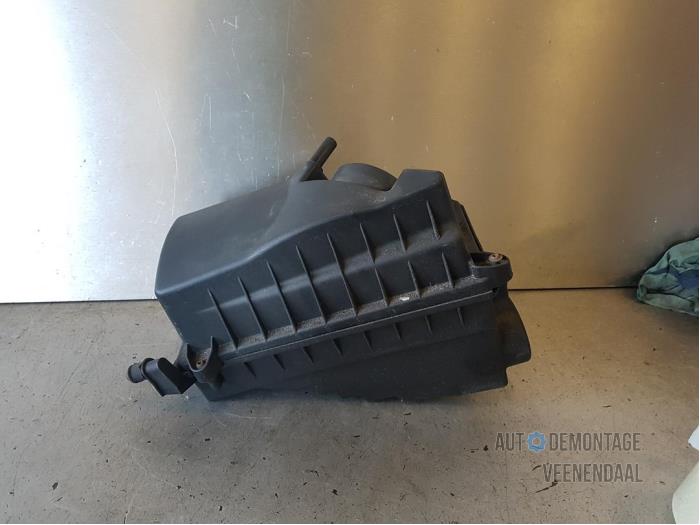 Begagnade Luftfilterhus Saab 9-3 I (YS3D) 2.0t 16V Ecopower Pris € 20,00 Marginaltabell erbjuds av Autodeleninkleur