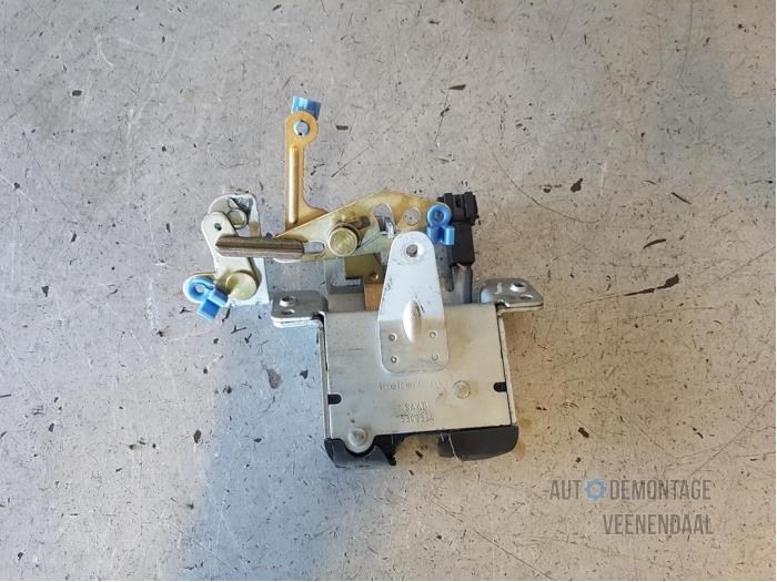 Tailgate lock mechanism from a Saab 9-3 I (YS3D) 2.0t 16V Ecopower 2002