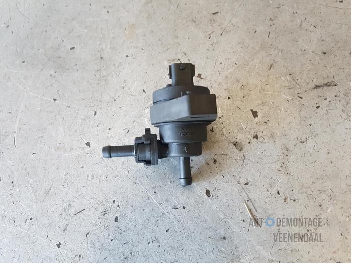 Vacuum valve from a Saab 9-3 I (YS3D) 2.0t 16V Ecopower 2002