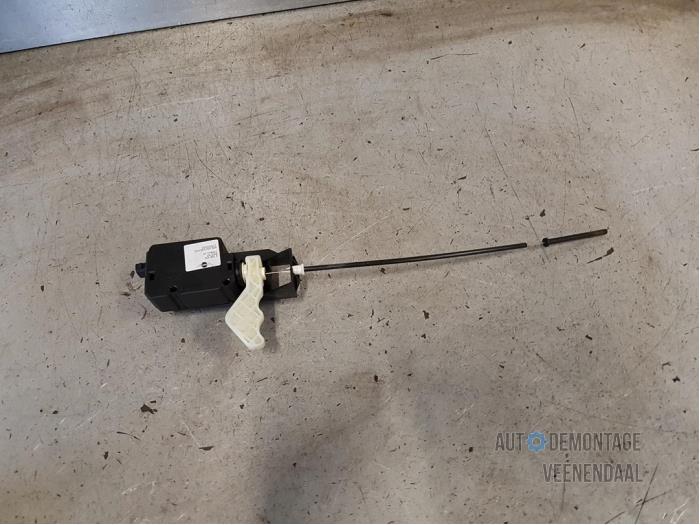 Begagnade Tanklåsmotor BMW Mini (R50/53) 1.6 16V One Pris € 9,00 Marginaltabell erbjuds av Autodeleninkleur