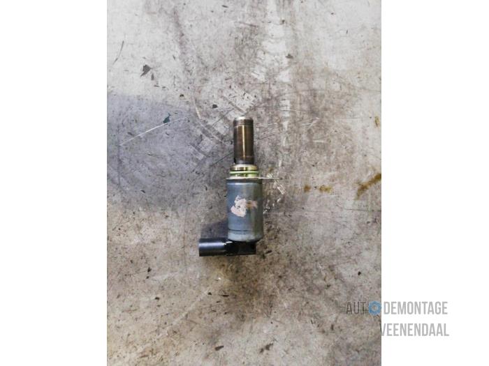 Begagnade Kamaxelsensor Volkswagen Golf V (1K1) 1.6 FSI 16V Pris € 15,00 Marginaltabell erbjuds av Autodeleninkleur