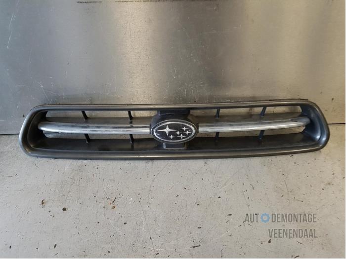 Używane Grill Subaru Legacy (BE) 2.0 16V Cena € 20,00 Procedura marży oferowane przez Autodeleninkleur