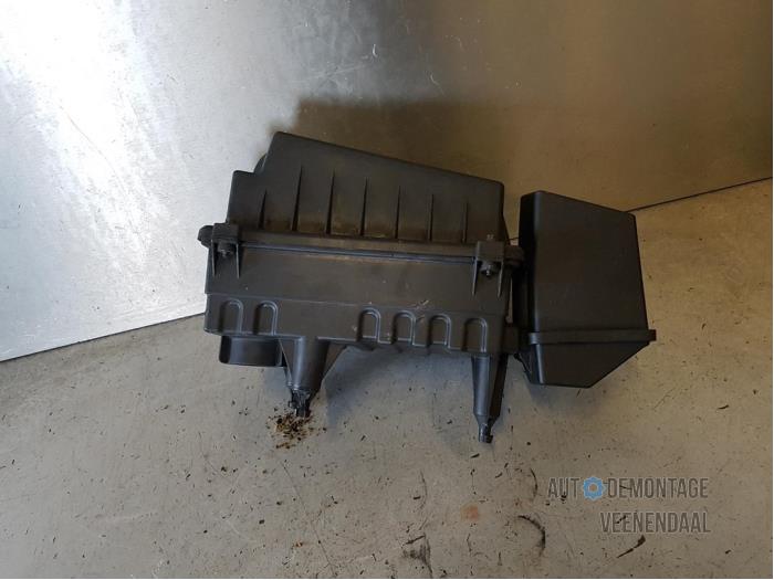 Begagnade Luftfilterhus Ford Focus 1 1.8 TDCi 100 Pris € 20,00 Marginaltabell erbjuds av Autodeleninkleur