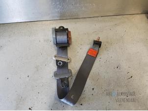 Used Rear seatbelt, left Kia Rio (DC22/24) 1.5 RS,LS 16V Price € 24,00 Margin scheme offered by Autodemontage Veenendaal BV