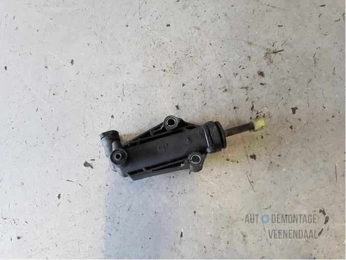 Clutch master cylinder Fiat 500 1.2 69 55183387 Clutch master cylinder Fiat 500 1.2 69 55183387