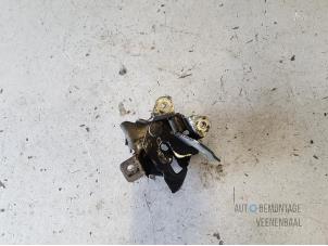 Used Bonnet lock mechanism Fiat 500 (312) 1.2 69 Price € 14,00 Margin scheme offered by Autodemontage Veenendaal BV