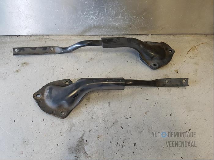 Front anti-roll bar from a Ford Focus 2 1.6 16V 2007