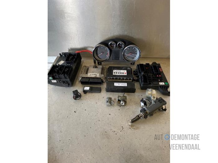 Used Ignition lock + computer Opel Insignia 2.0 CDTI 16V 160 Ecotec Price € 350,00 Margin scheme offered by Autodeleninkleur