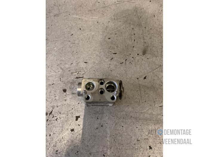 AC expansion valve from a BMW 1 serie (E87/87N) 116d 16V 2009